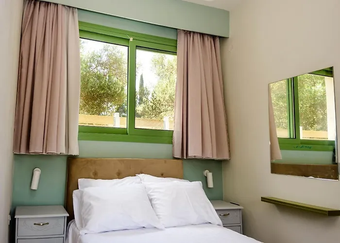 Tzogias Nonna * Lassi (Kefalonia)